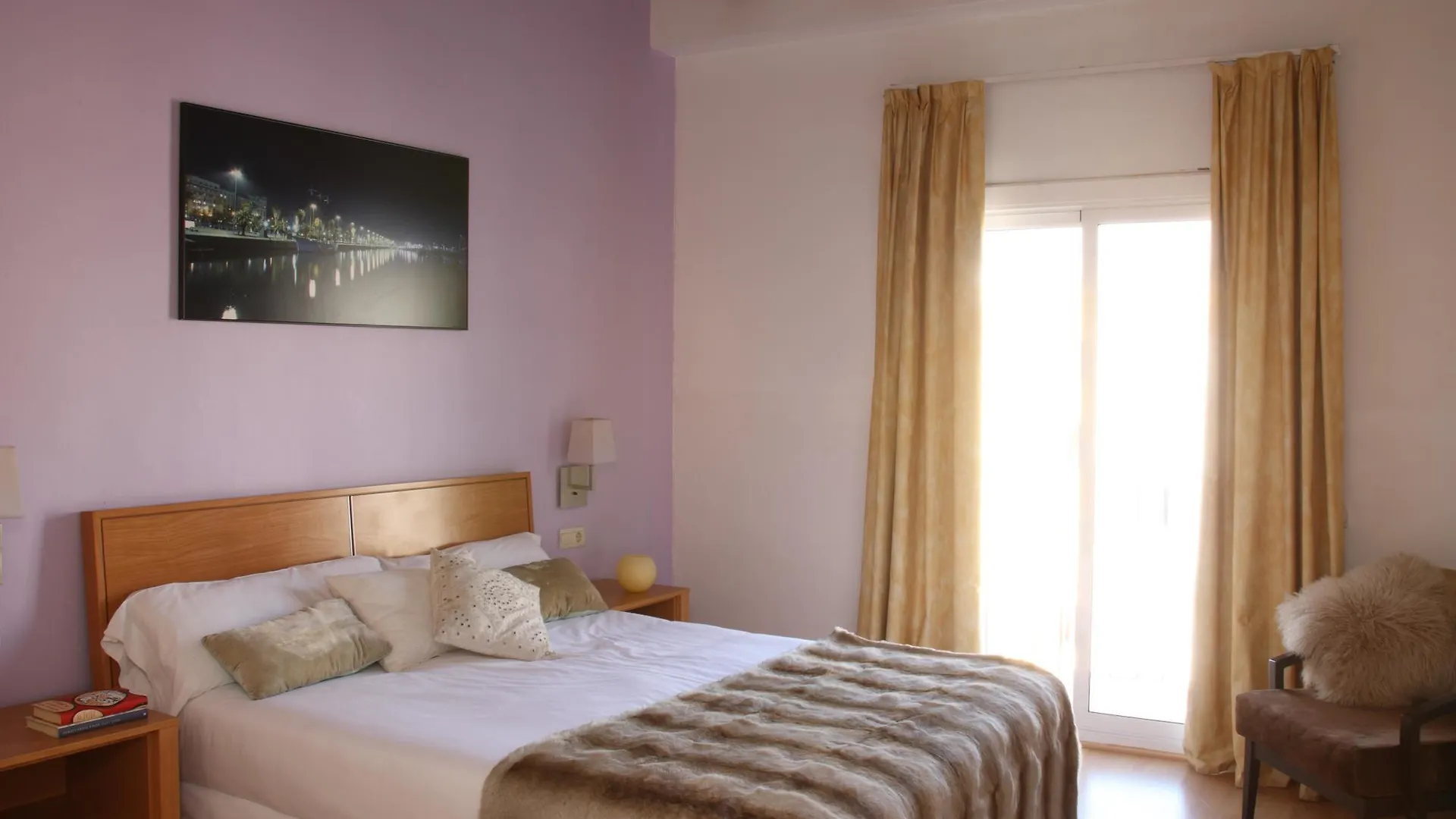 Mh Apartments Plaza Barcelona 0*,  Spanyolország